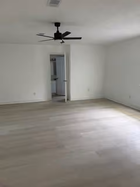 Photo 3 of 7406 Saint Louis Street, Houston, TX
