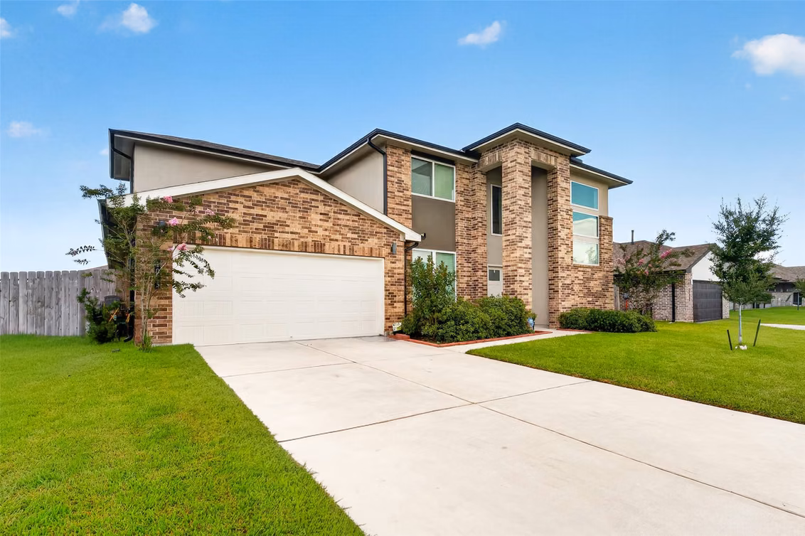 Photo 2 of 1023 Park Crest Drive, Missouri City, TX