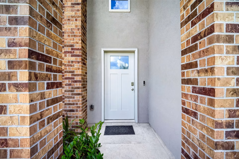 Photo 4 of 1023 Park Crest Drive, Missouri City, TX