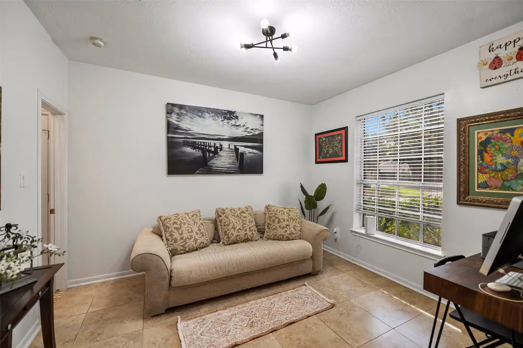 Photo 4 of 11910 Susie Court, Pinehurst, TX