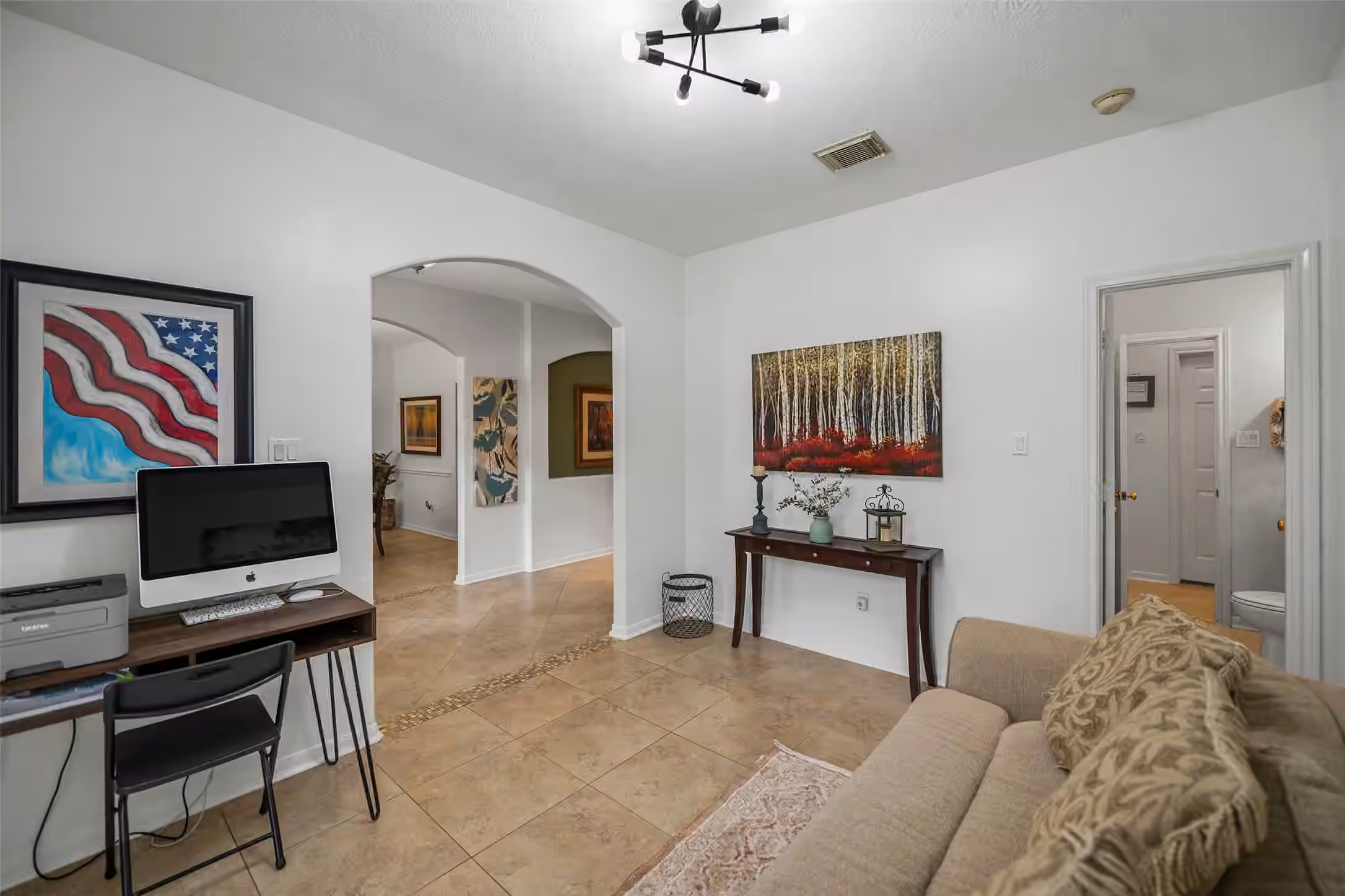 Photo 5 of 11910 Susie Court, Pinehurst, TX