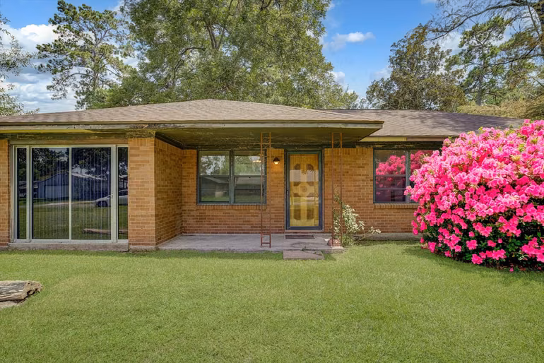 Photo 2 of 101 Oak Street, Dayton, TX