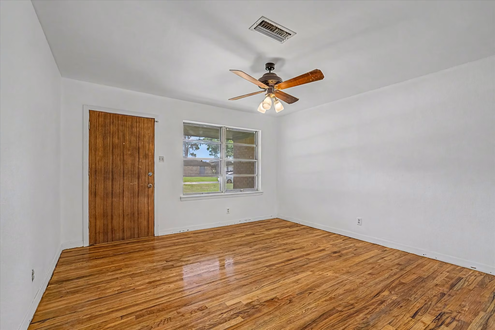 Photo 7 of 101 Oak Street, Dayton, TX