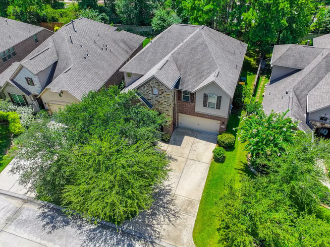 Photo 4 of 31 Whispering Thicket Place, The Woodlands, TX