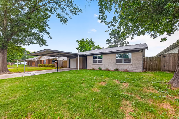 Photo 3 of 5210 Verdome Lane, Houston, TX