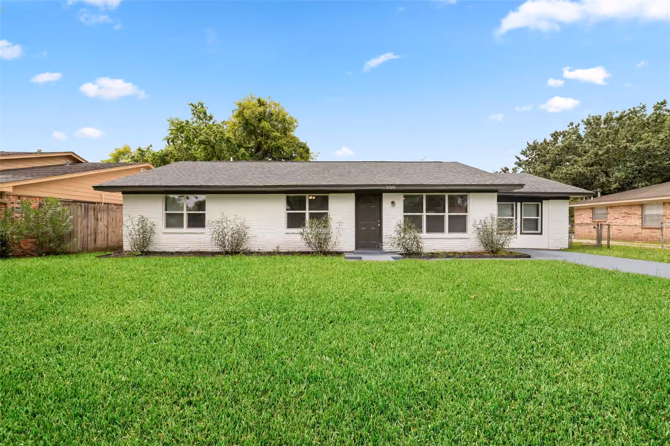 Photo of 9723 Oldcrest Drive, Stafford, TX