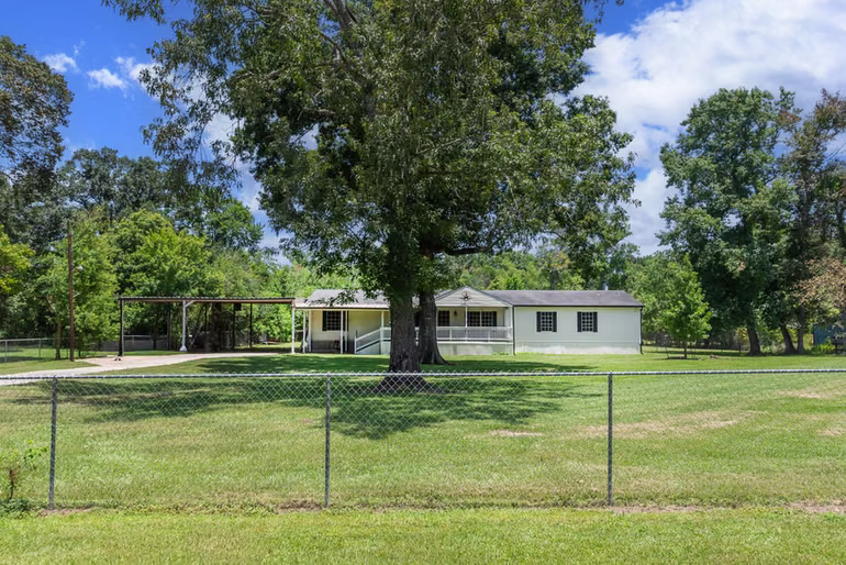 Photo of 74 County Road 4400, Dayton, TX