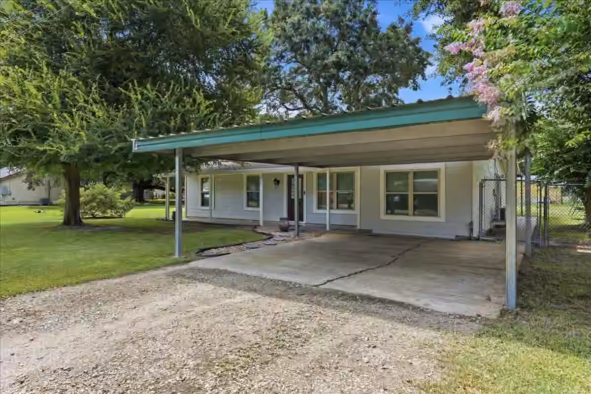 Photo 2 of 407 Cypress Avenue, Winnie, TX
