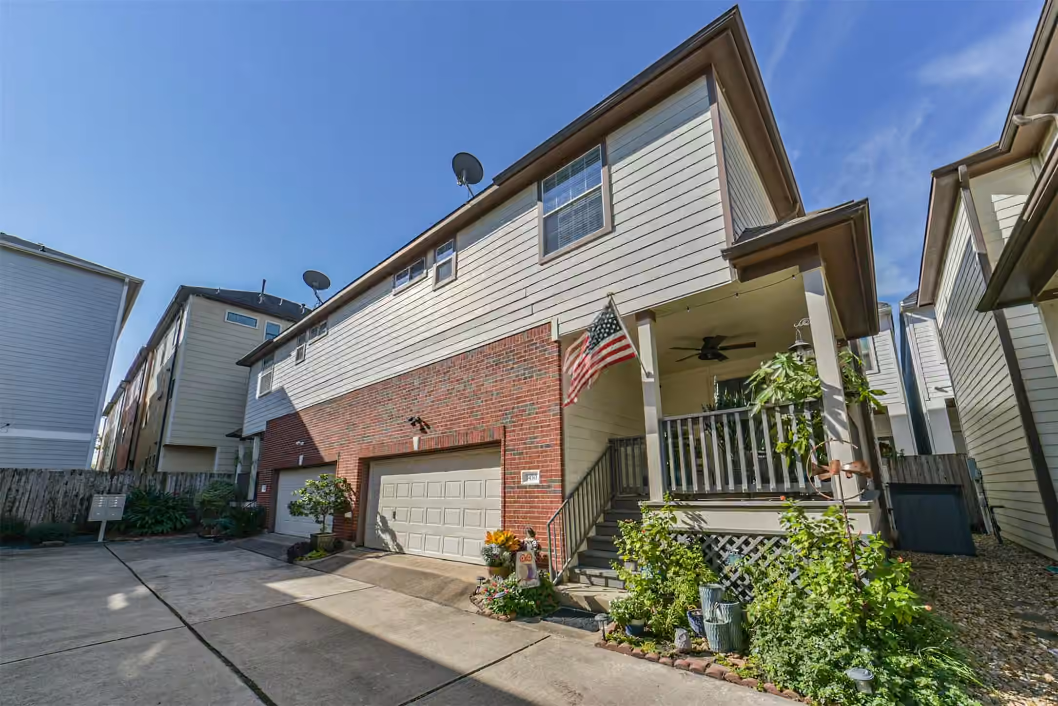Photo 2 of 1430 W 24th Street, Houston, TX