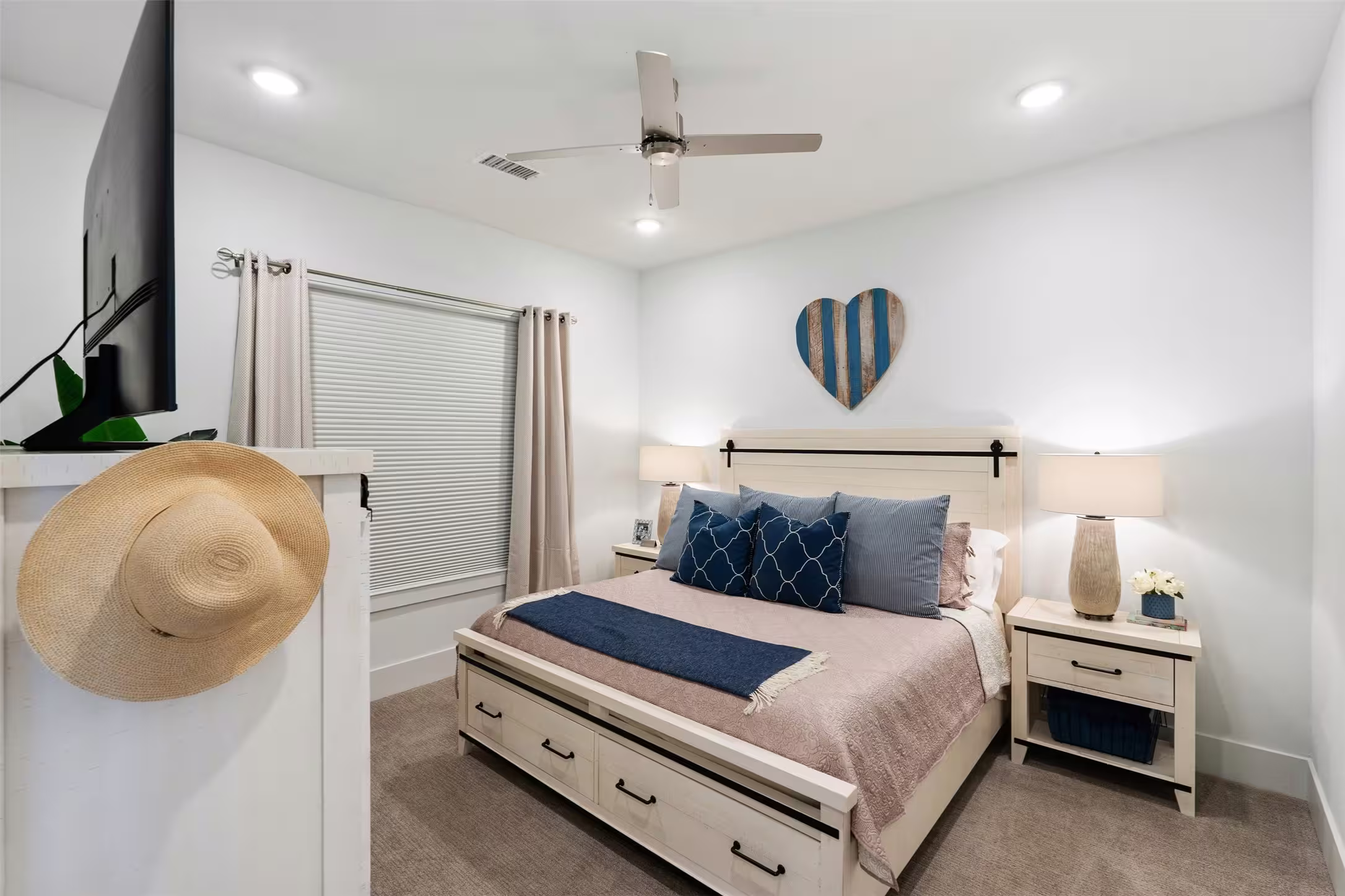 Photo 4 of 199 Waterpoint Court 208, Montgomery, TX