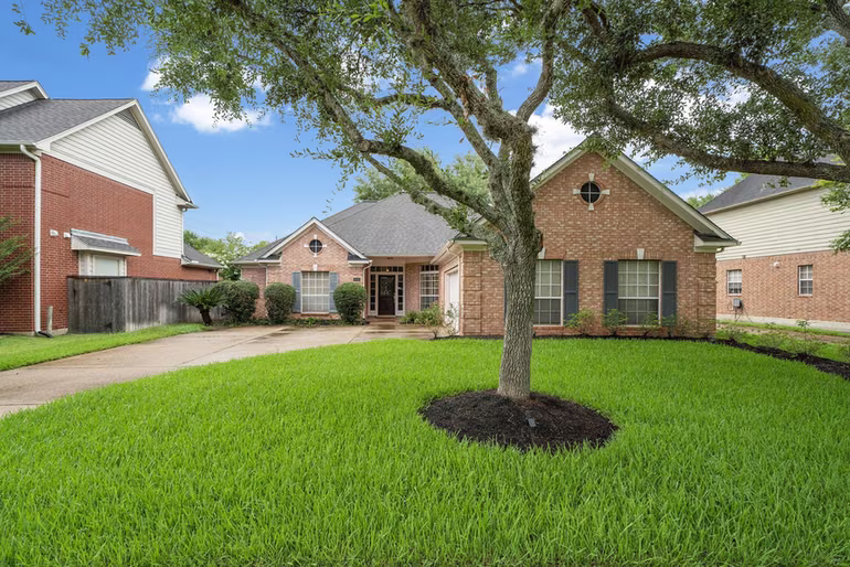 Photo of 7319 Emerald Glen Drive, Sugar Land, TX