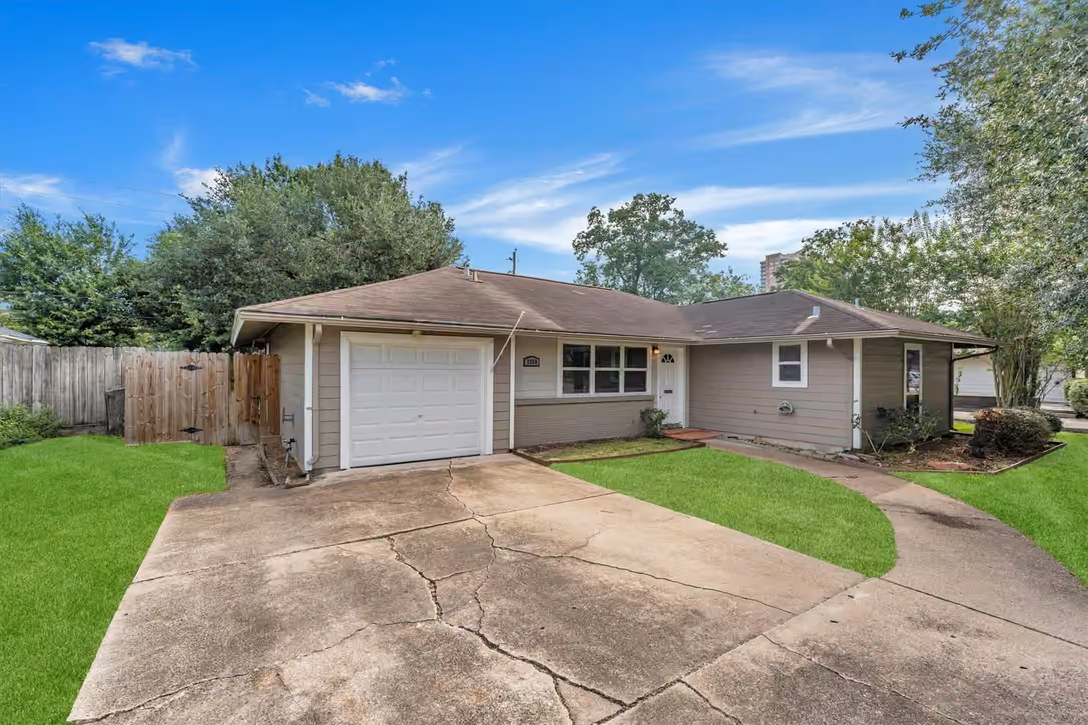 Photo of 5330 Pagewood Lane, Houston, TX 77056