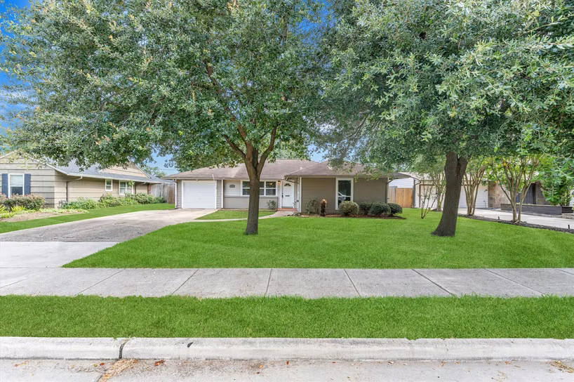 Photo 4 of 5330 Pagewood Lane, Houston, TX