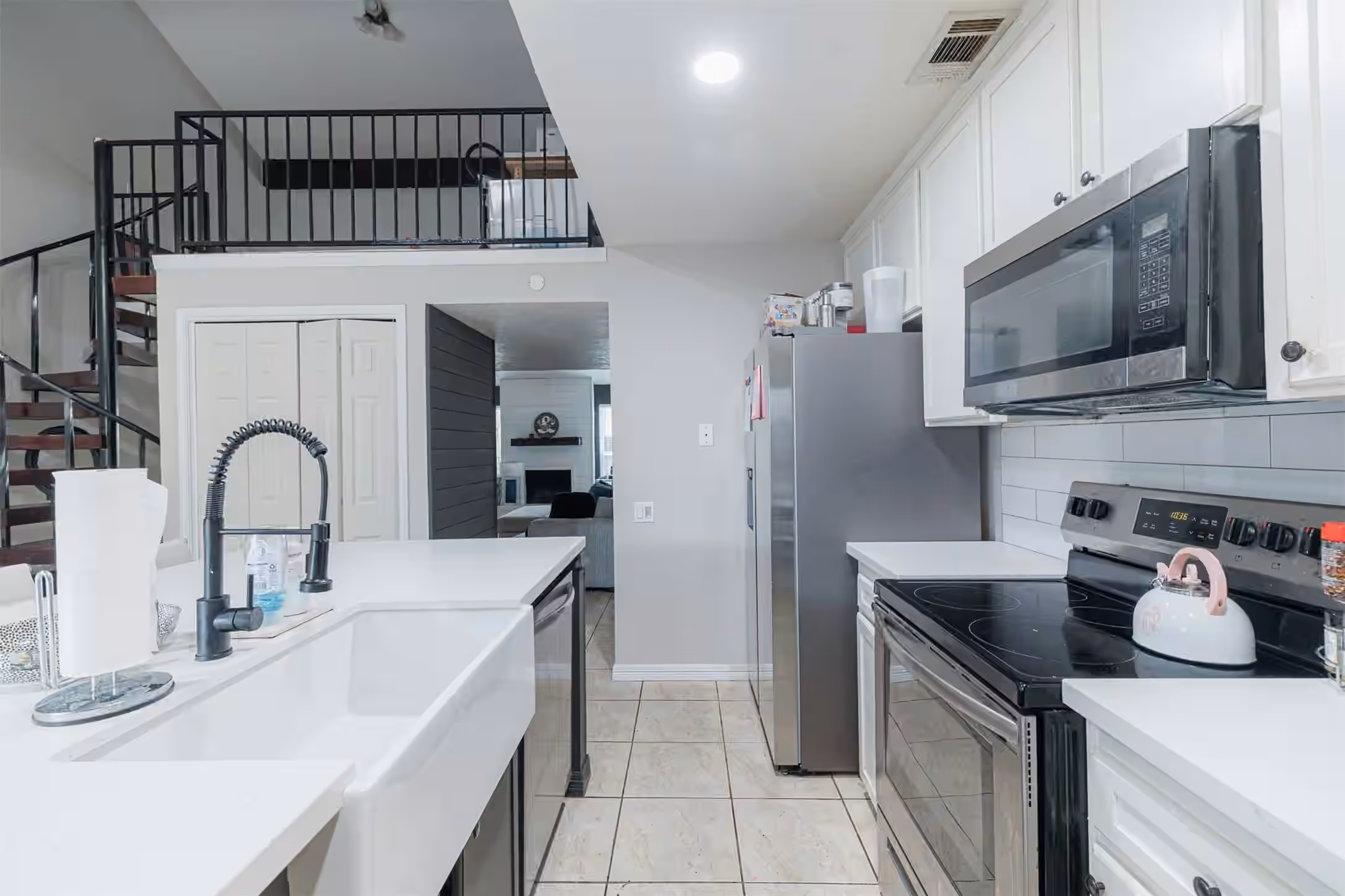 Photo 7 of 9116 Wilcrest Drive 9116, Houston, TX