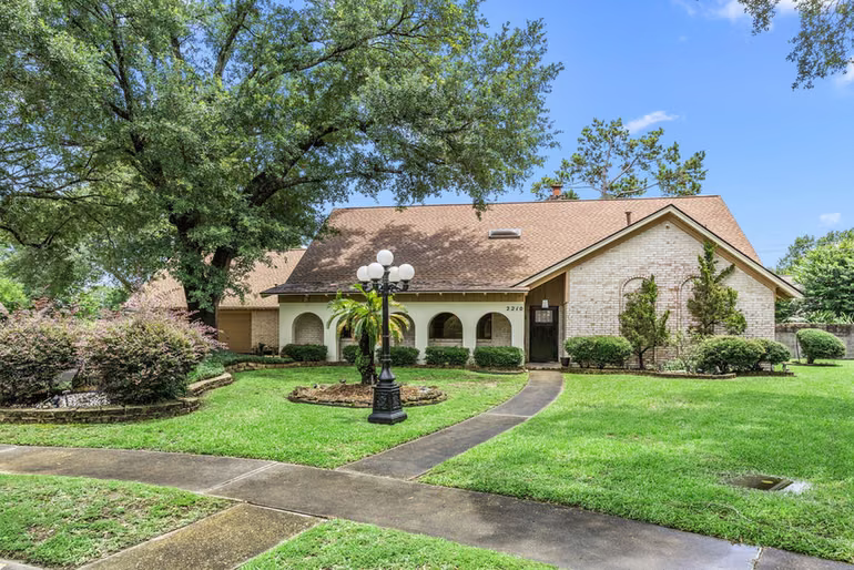Photo of 2210 S Memorial Court, Pasadena, TX 77502
