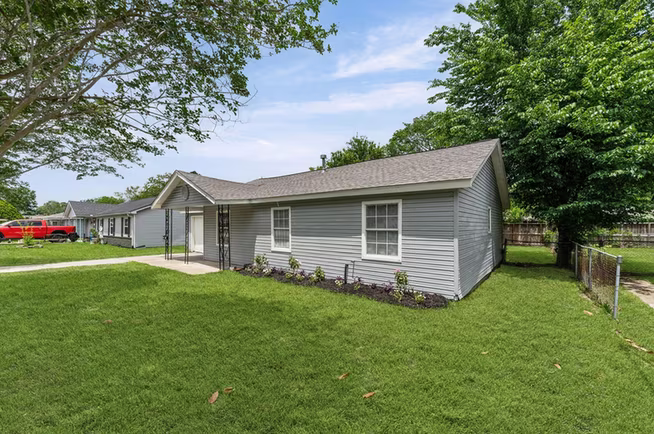 Photo 3 of 2617 Kingsdale Drive, Deer Park, TX