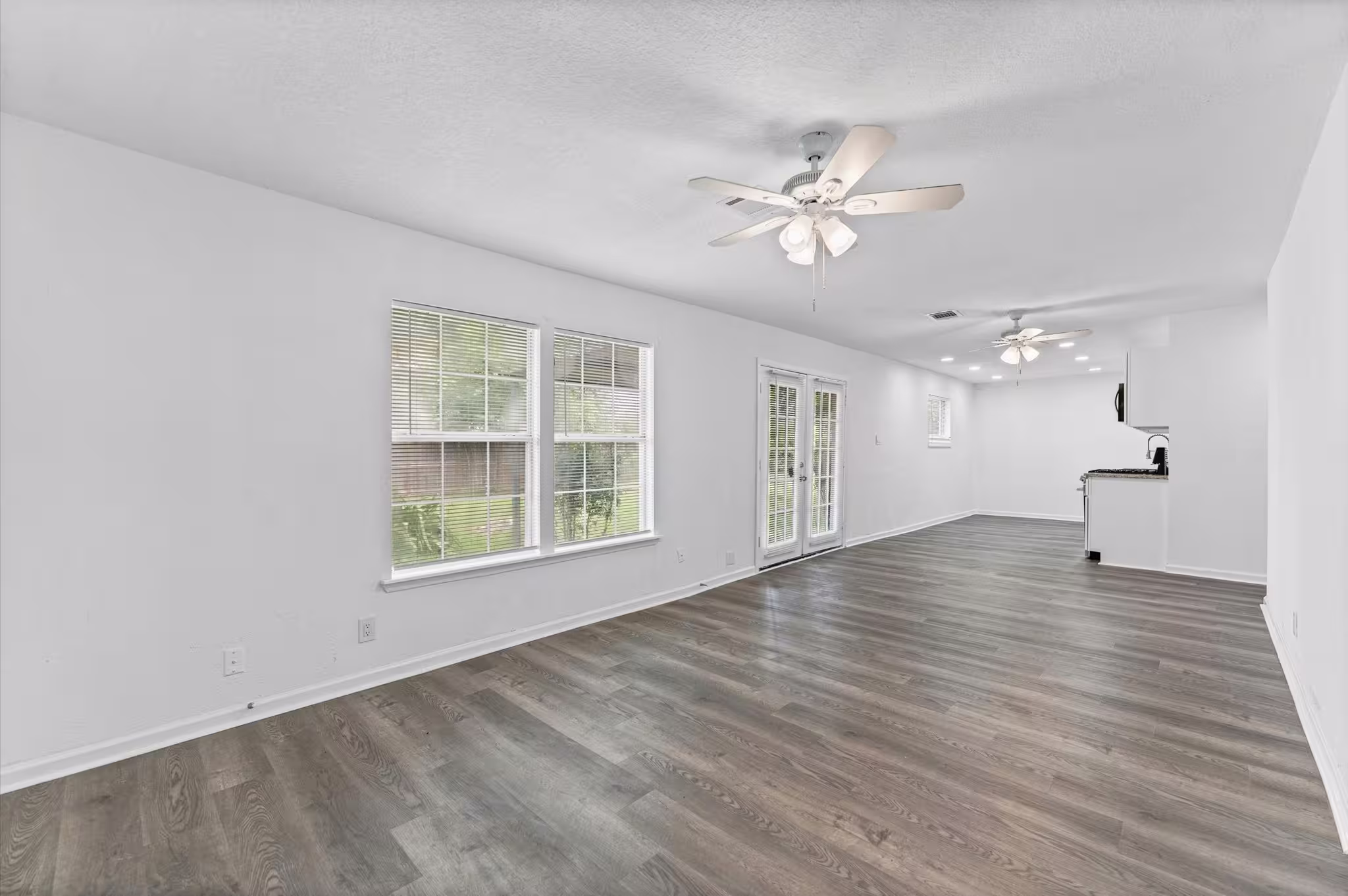 Photo 5 of 2617 Kingsdale Drive, Deer Park, TX