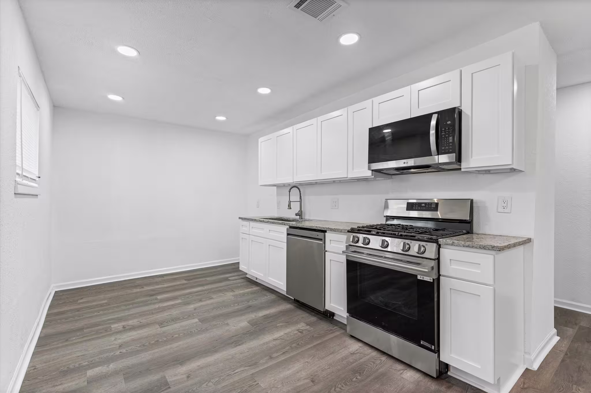 Photo 7 of 2617 Kingsdale Drive, Deer Park, TX