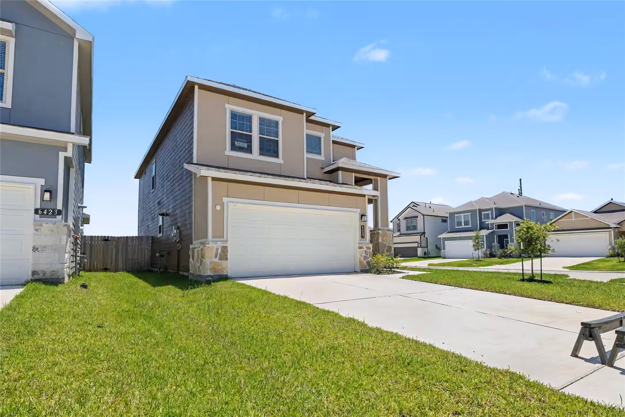 Photo 2 of 6427 Bolinas Ct, Rosharon, TX
