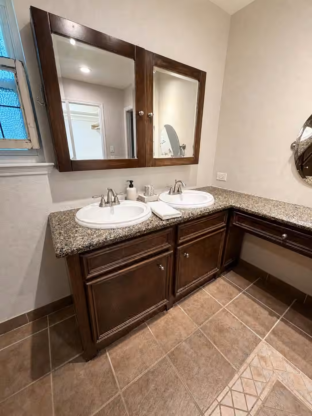 Photo 4 of 15818 Sandy Hill Drive, Houston, TX
