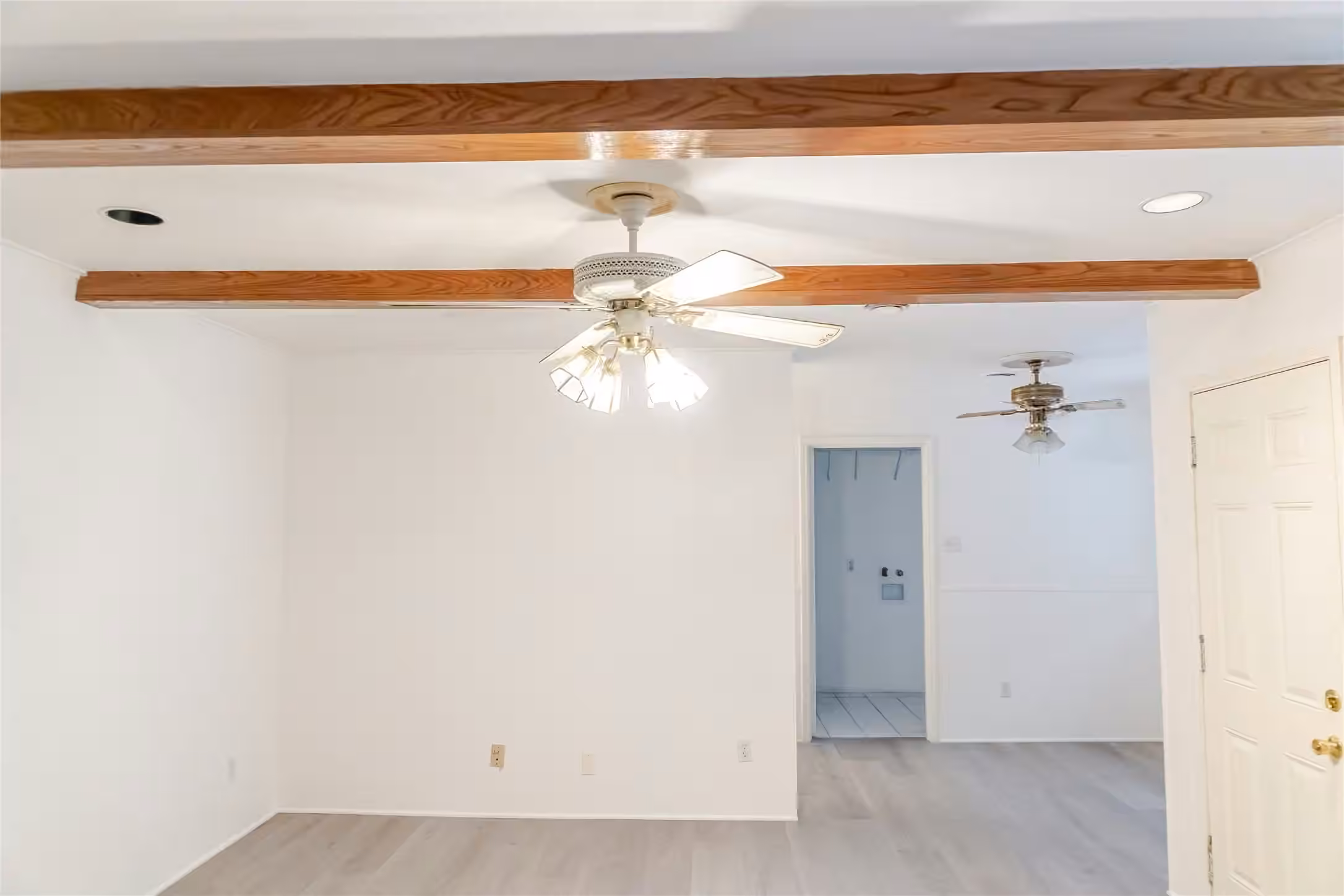 Photo 4 of 8526 Dashwood Drive, Houston, TX