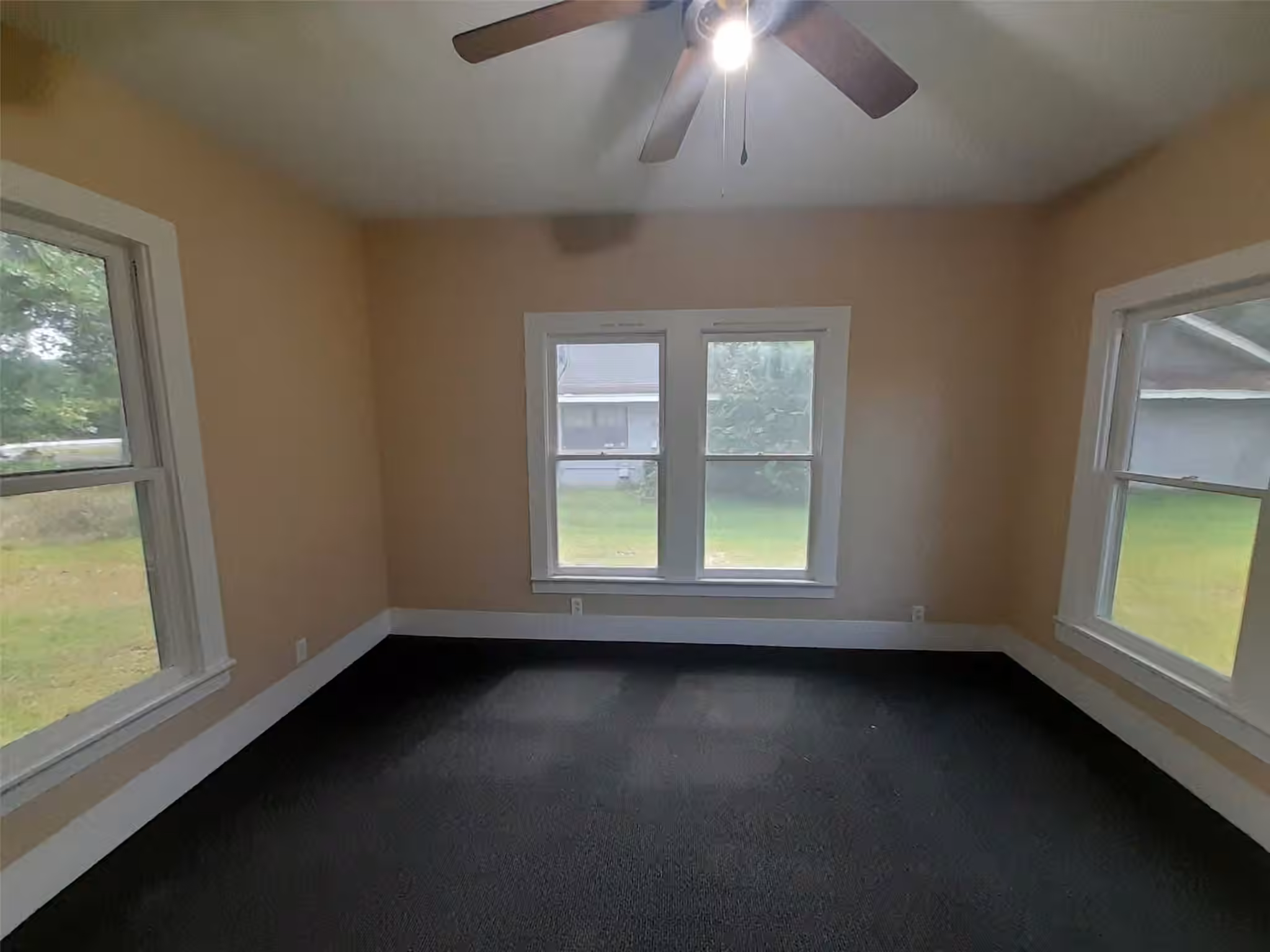 Photo 3 of 1003 Bob Smith Road, Baytown, TX