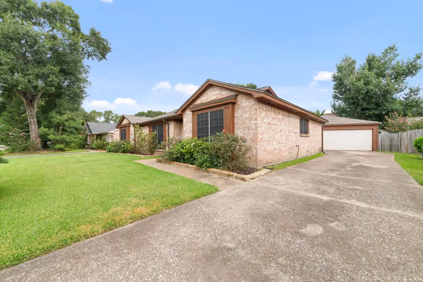 Photo 5 of 25902 Fairbrook Lane, Spring, TX