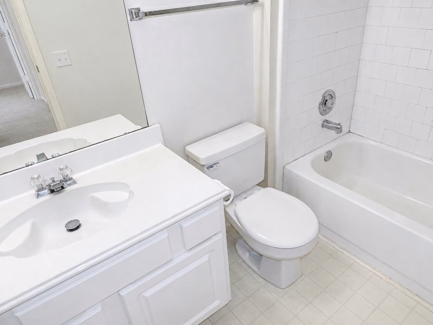 Photo 4 of 3904 Spring Circle Drive E, Pearland, TX