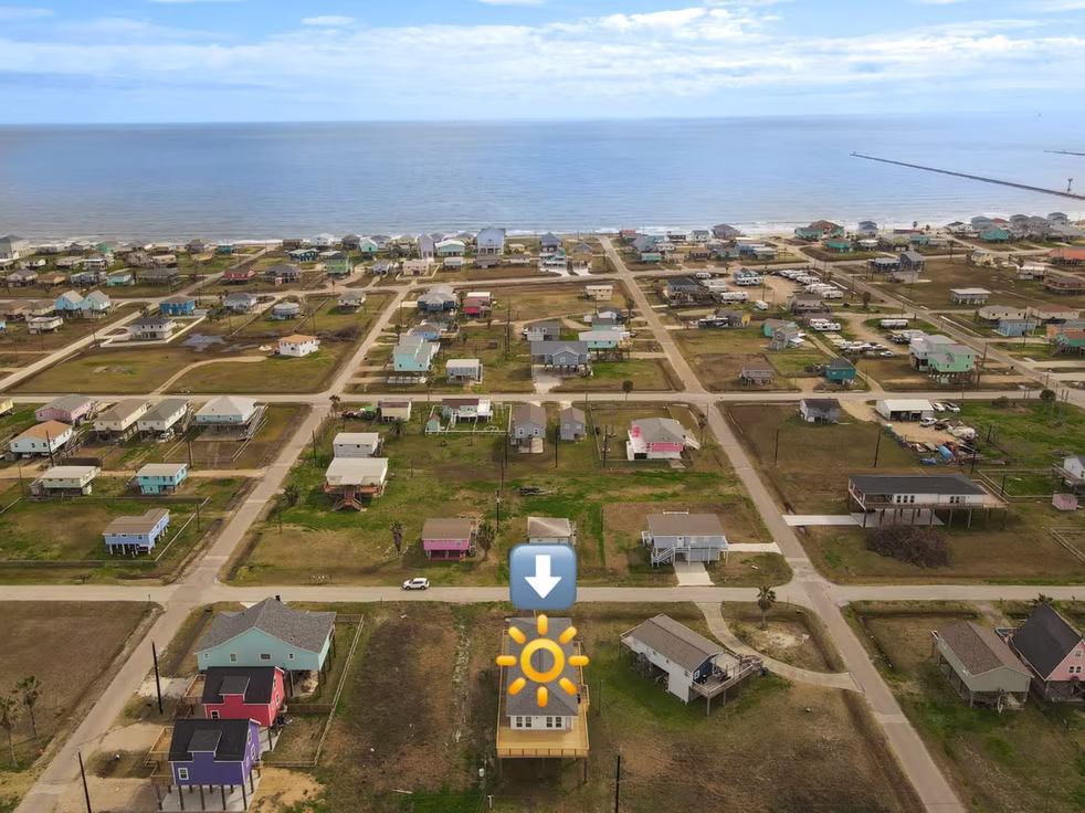 Photo 2 of 1014 Treaty Dr, Surfside Beach, TX