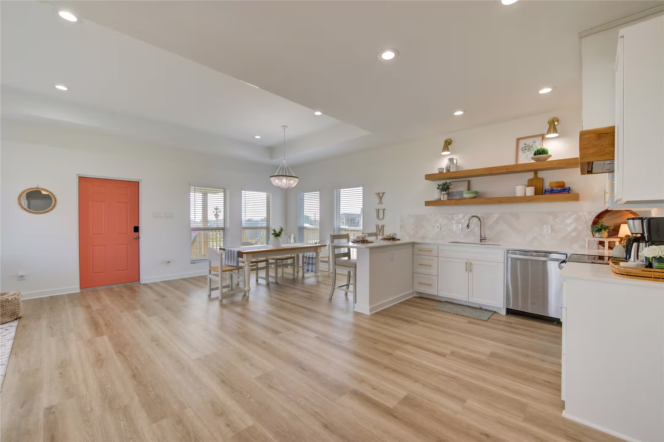 Photo 4 of 1014 Treaty Dr, Surfside Beach, TX