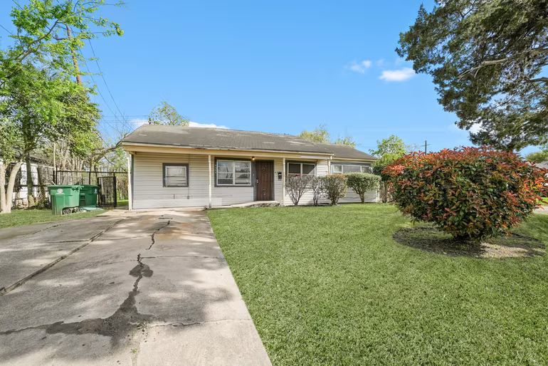 Photo of 4303 Mowery Road, Houston, TX