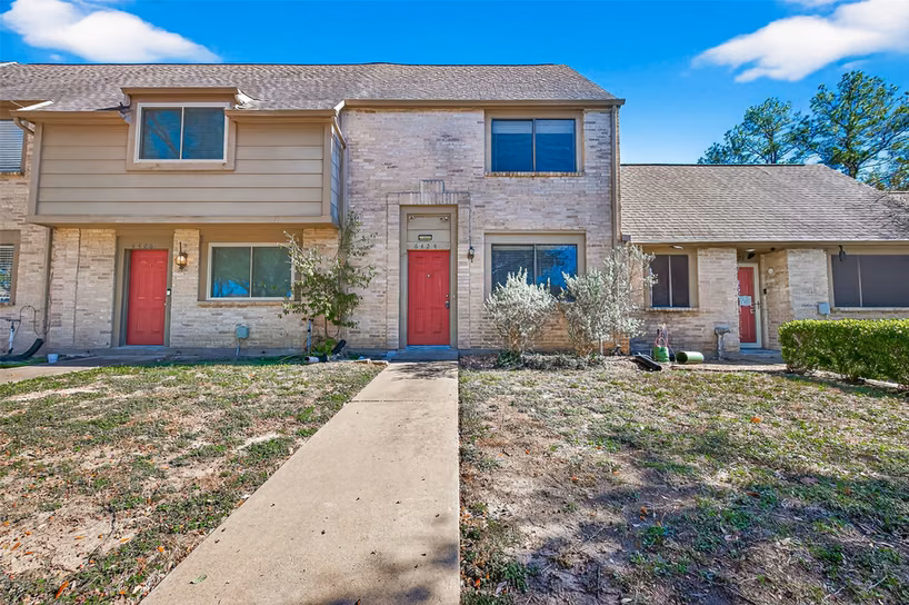 Photo 2 of 6424 Kentwick Drive 24/3, Houston, TX