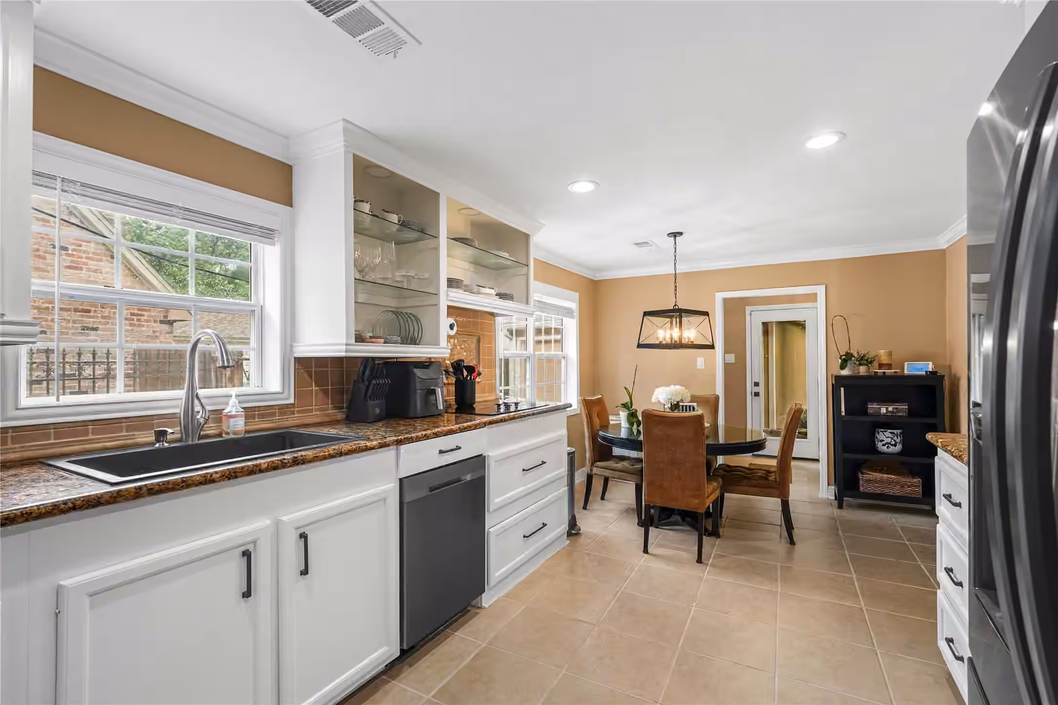 Photo 5 of 2026 Briargreen Drive, Houston, TX
