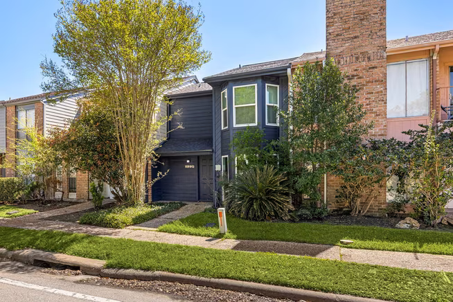 Photo 2 of 11229 Briar Forest Drive, Houston, TX