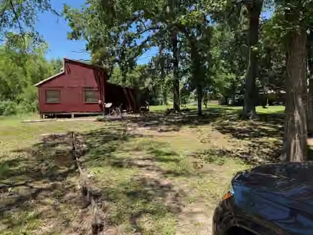 Photo 5 of 141 W Lakeside Drive, Huntsville, TX