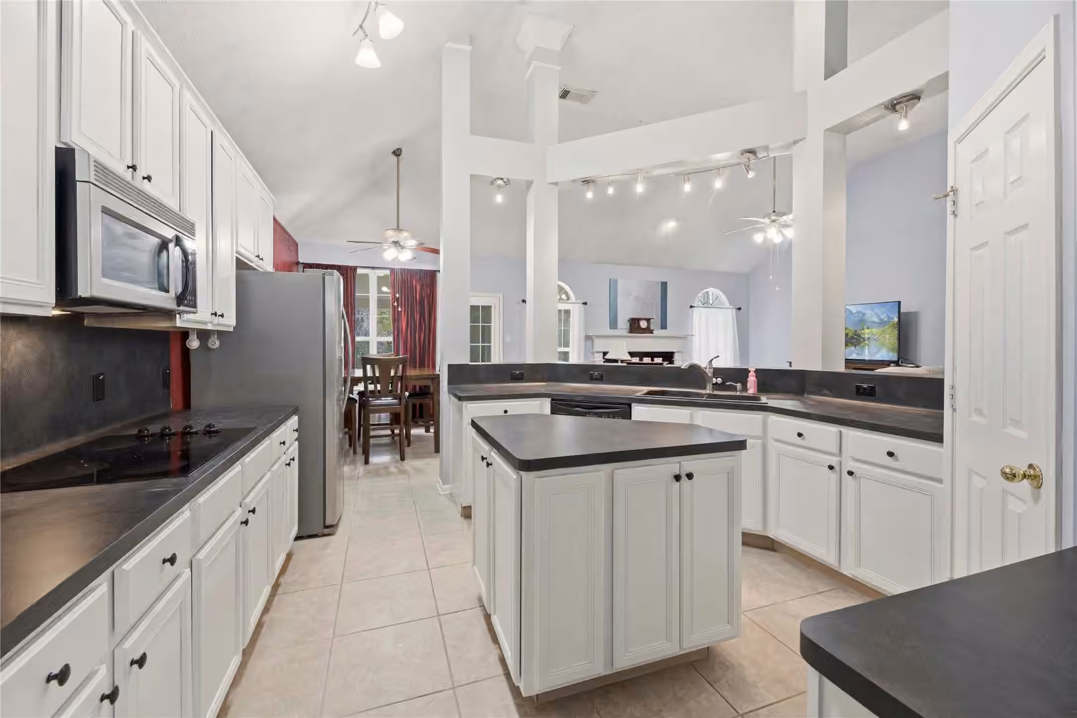 Photo 3 of 8907 W Rayford Road, Tomball, TX