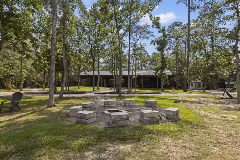 Photo 3 of 17131 Carrol Lane, Willis, TX