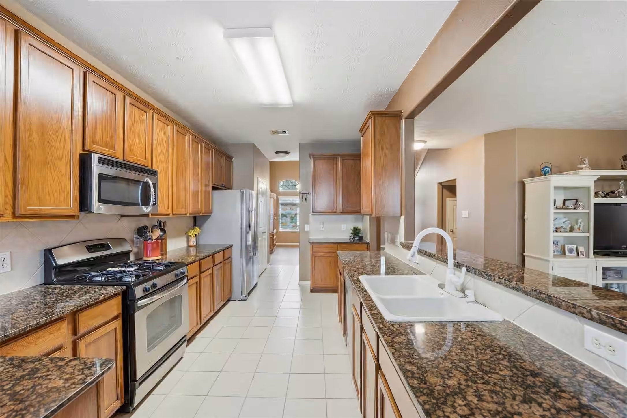 Photo 7 of 21594 Tims Harbor Drive, Kingwood, TX