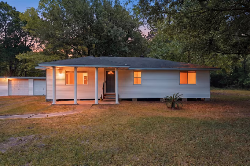 Photo 2 of 2993 County Road 3011, Dayton, TX