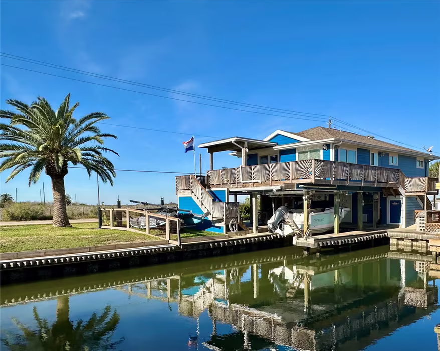 Photo of 16719 Tahiti Way, Jamaica Beach, TX