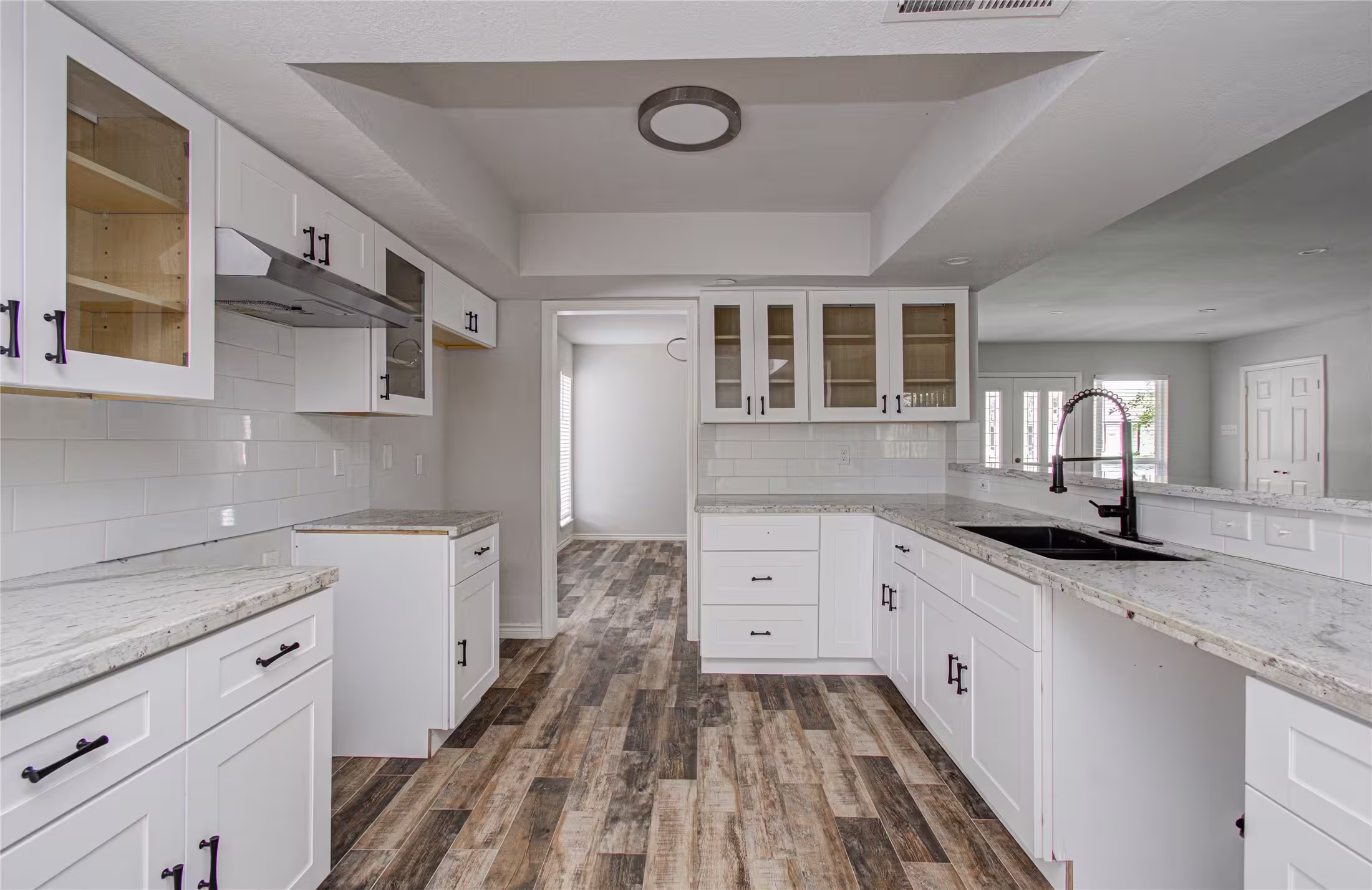 Photo 5 of 5507 Braesvalley Drive, Houston, TX