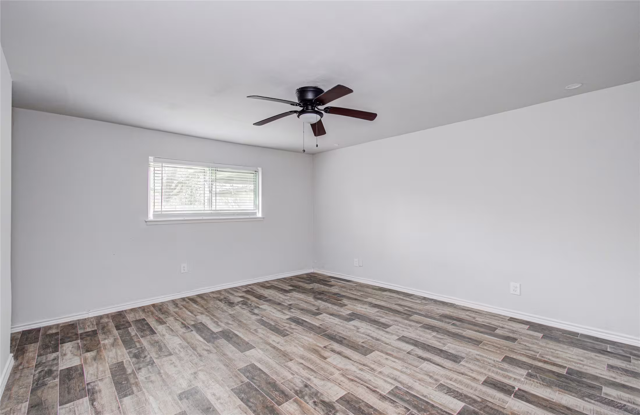 Photo 7 of 5507 Braesvalley Drive, Houston, TX