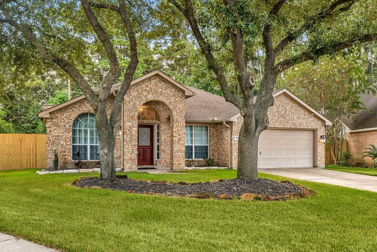 Photo 2 of 20102 Pinehaven Lane, Spring, TX