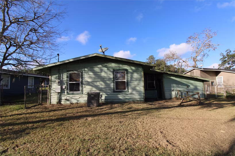 Photo 4 of 430 Winding Way Street, Lake Jackson, TX