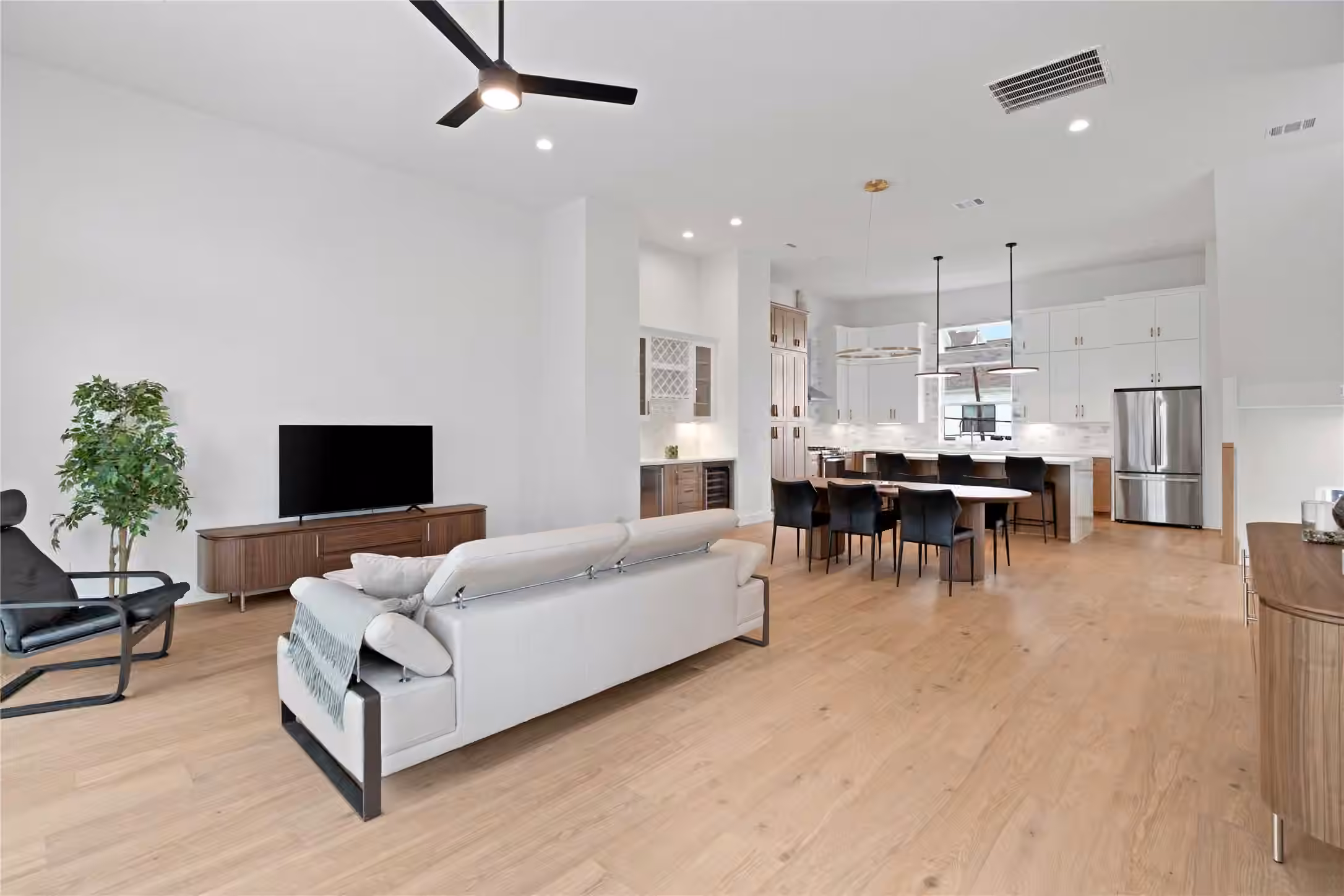 Photo 6 of 8718 Aquino Lane, Houston, TX