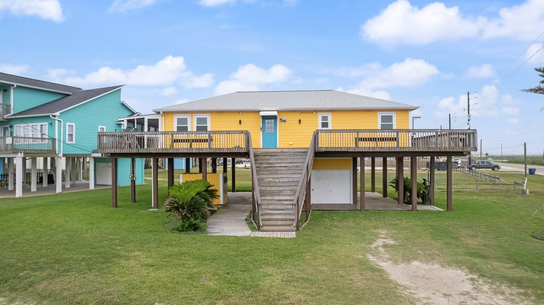 Photo 5 of 125 Bay Avenue, Surfside Beach, TX