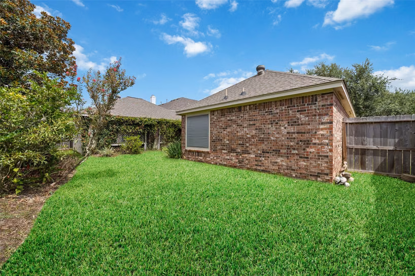 Photo 6 of 12435 Hazyglen Drive, Houston, TX