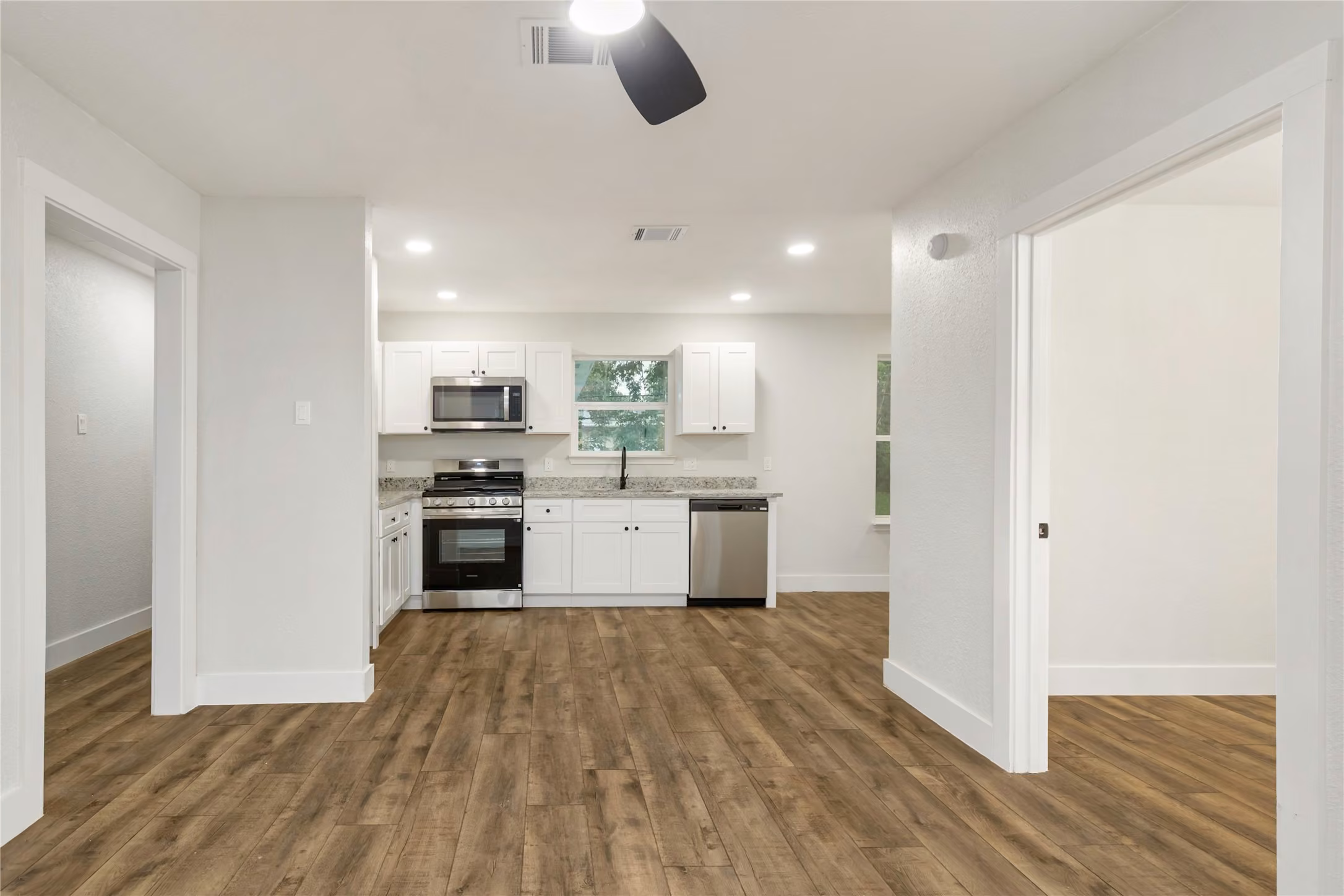 Photo 5 of 6618 Hartwick Road, Houston, TX