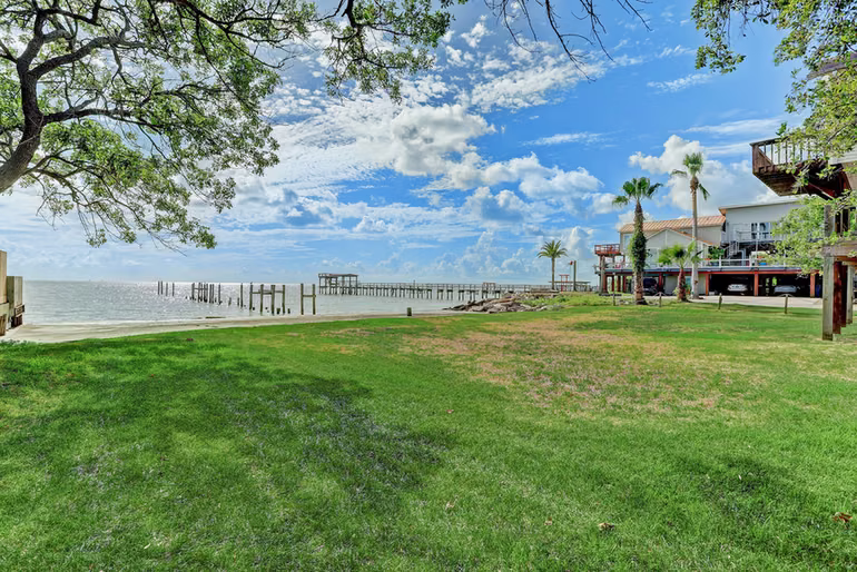 Photo 6 of 308 Bay Avenue, Kemah, TX