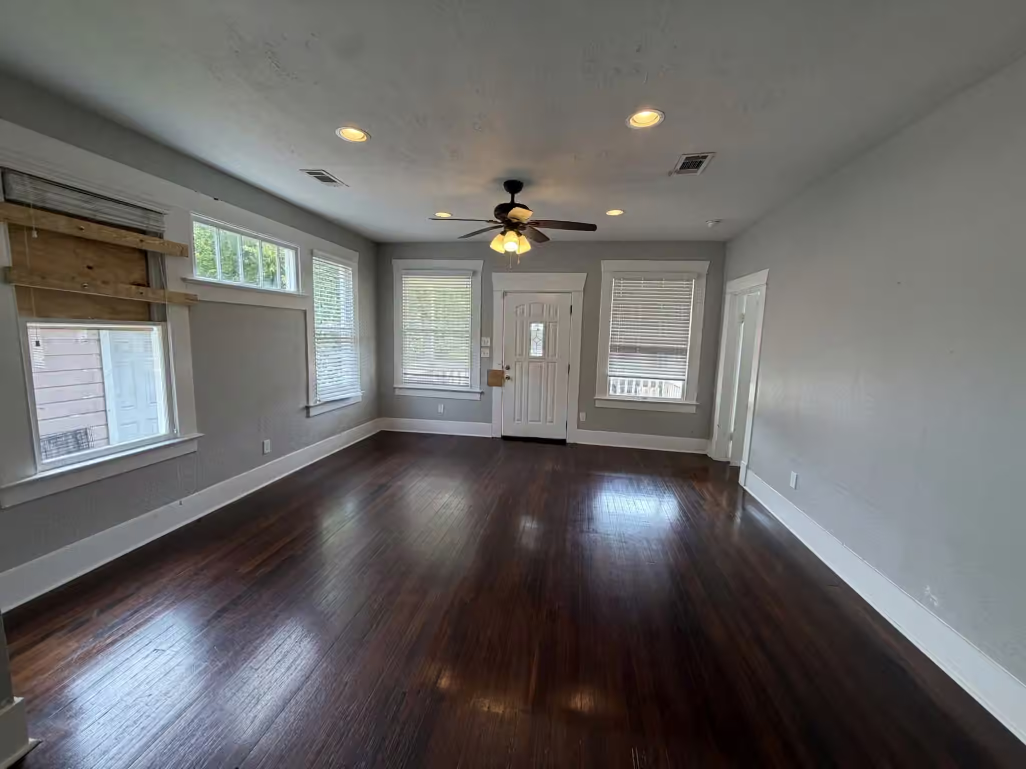 Photo 5 of 9405 Ashville Drive, Houston, TX